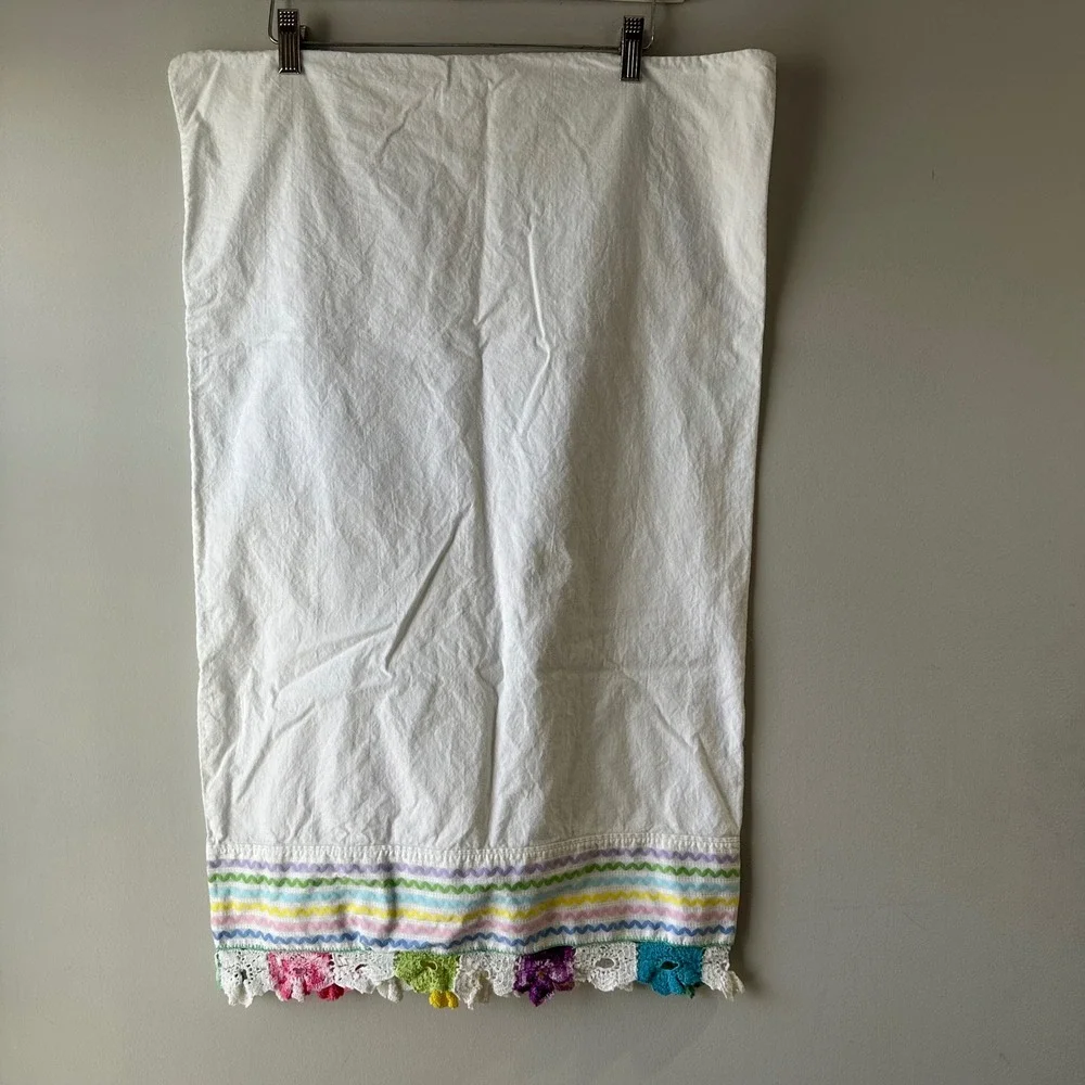 2 Dan River Pillowcases Vintage White Cotton Muslin Rickrack Crochet Lace‎ Trim